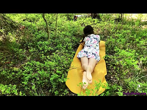 ❤️ Stranger on Tinder Masturbates My Pussy and Fucks Passionately in the woods (En främling på Tinder onanerar min fitta och knullar passionerat i skogen) Fuckingvideo at sv.pornhdvideos.ru ❌️❤